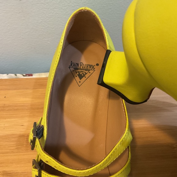 John Fluevog Neon Yellow Size 8 Classy/Bach - Picture 7 of 7
